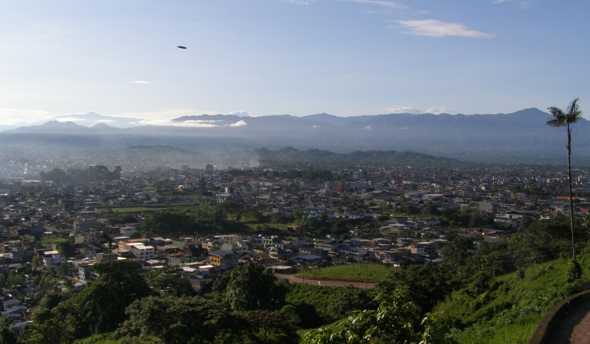 Panorámica de Santo Domingo con montañas al fondo